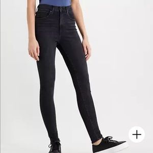 Levi’s Black Mile High Super Skinny Jean